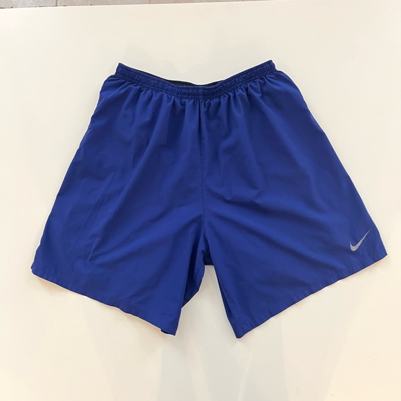Nike Challenger 2-in-1 Running Shorts - Picture 2 of 3